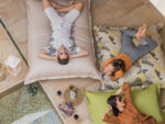 puff-confort-online-cojin-diferentes-medidas-acabados-colores-ideal-para-estancias-de-verano.